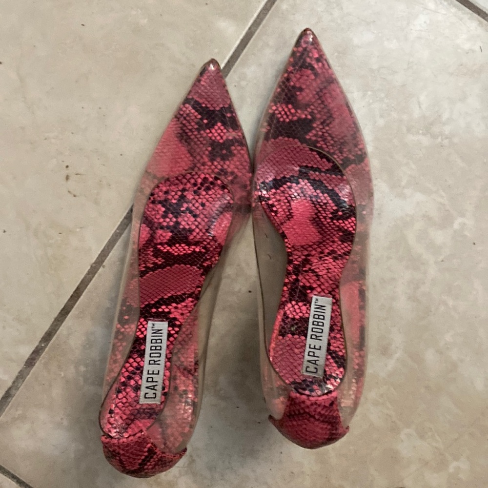 cape robin a size 7.5 pink and black